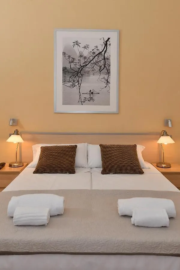 מונטה קטיני טרמה Hotel Butterfly