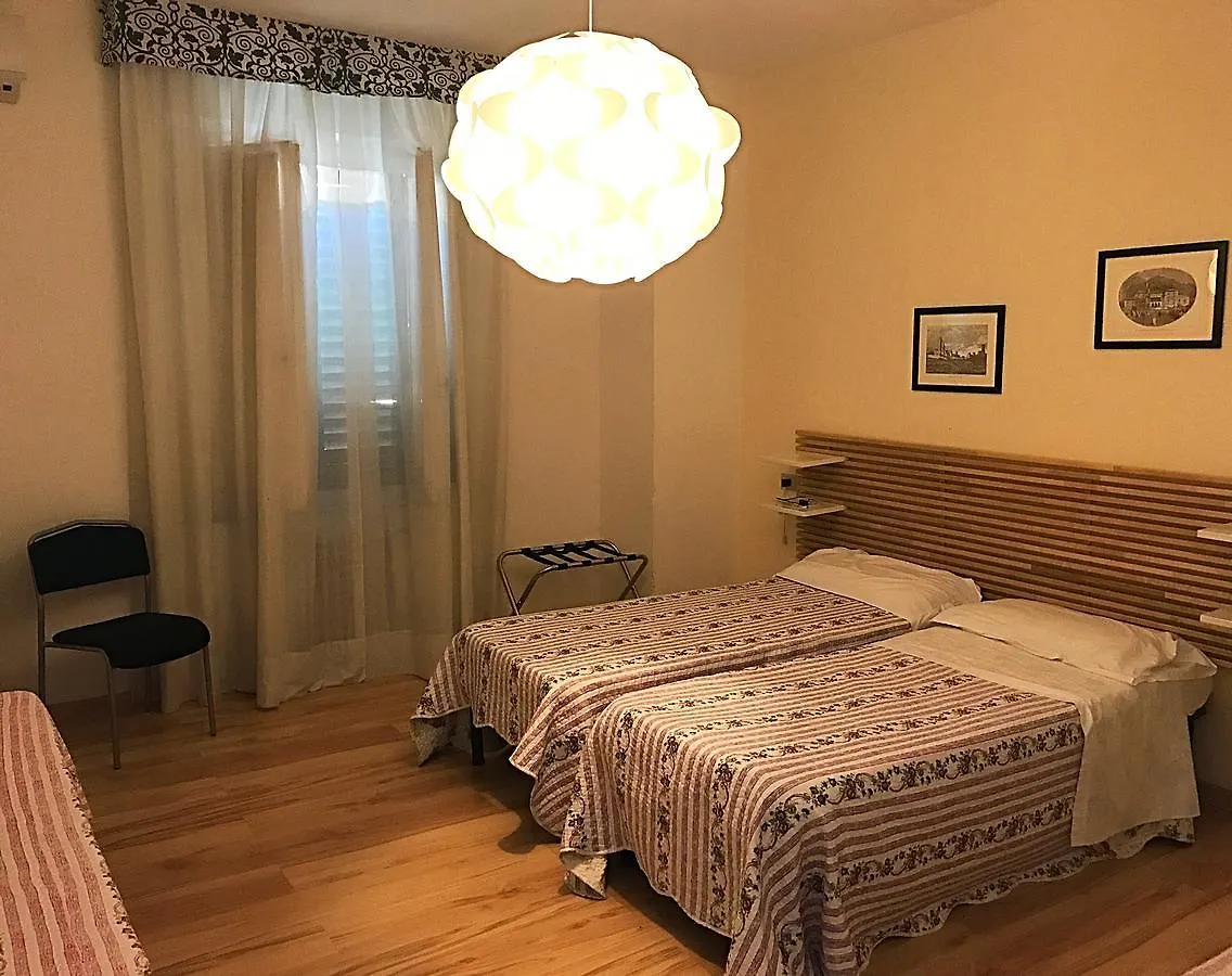 מונטה קטיני טרמה Hotel Butterfly